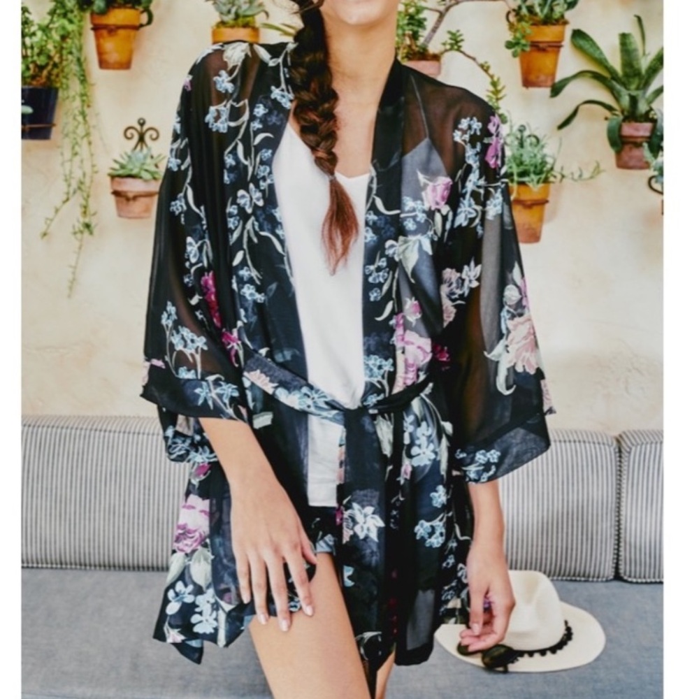 Helena Quinn Kimono in Black Floral Print